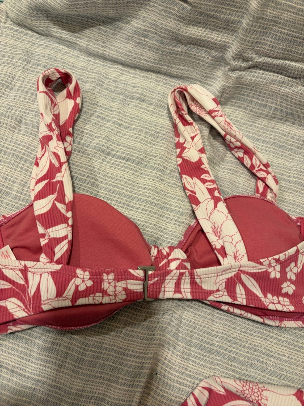 Xhilaration Floral Two-Piece Bikini Set in Rose and White New - Picture 6 of 6